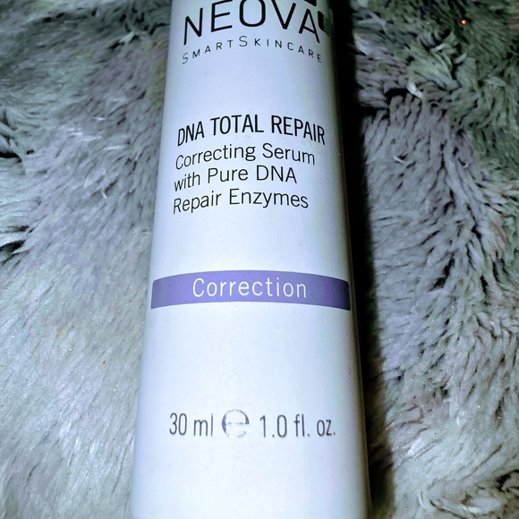 DNA Total Repair Correcting Serum - White - Picture 2 of 4